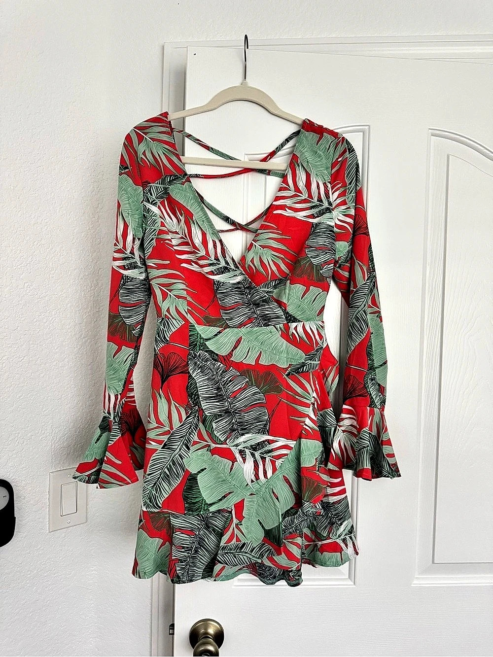 PrettyLittleThing Coral Tropical Print Lace Up Back Frill Hem Bodycon Dress